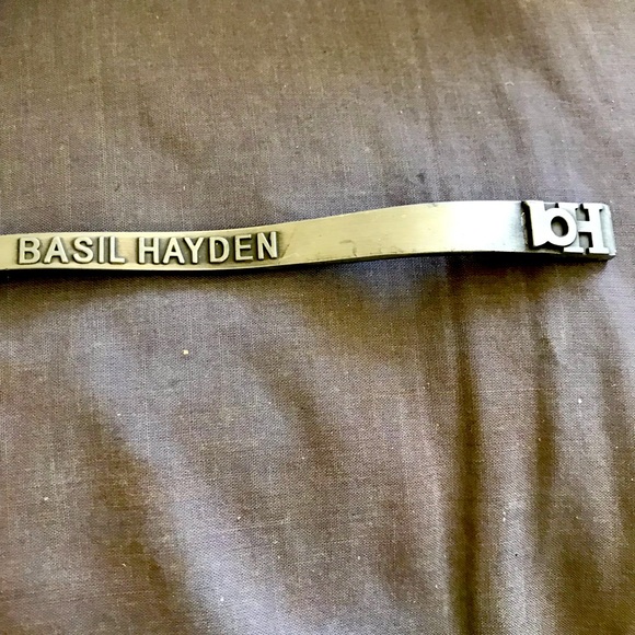 Vintage Basil Hayden  Basil Hayden Bar  New

2007 Distillery Co. Clement Ky - Picture 7 of 7